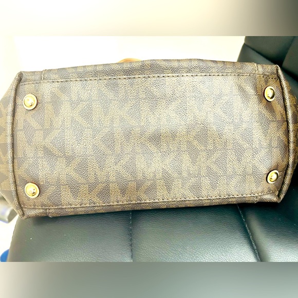 Michael Kors - authentic MK Signature Monogram Tote Brown Bag. - Picture 6 of 6
